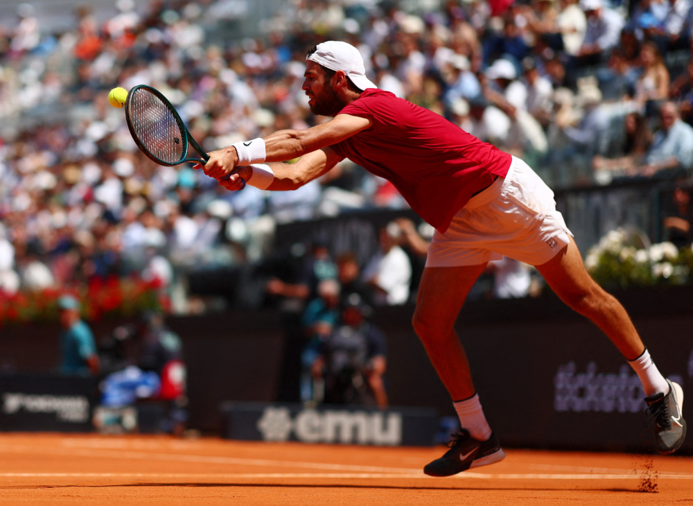 英国网球队血洗意大利网球队，阿尔卡拉斯绝境逆转