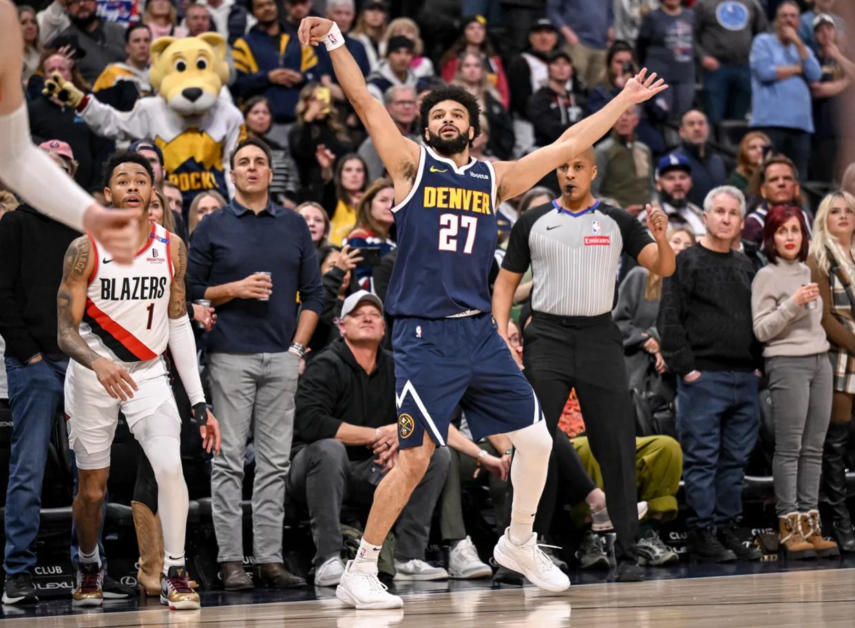 包含美国网球队完胜西班牙网球队，穆雷打破历史纪录的词条