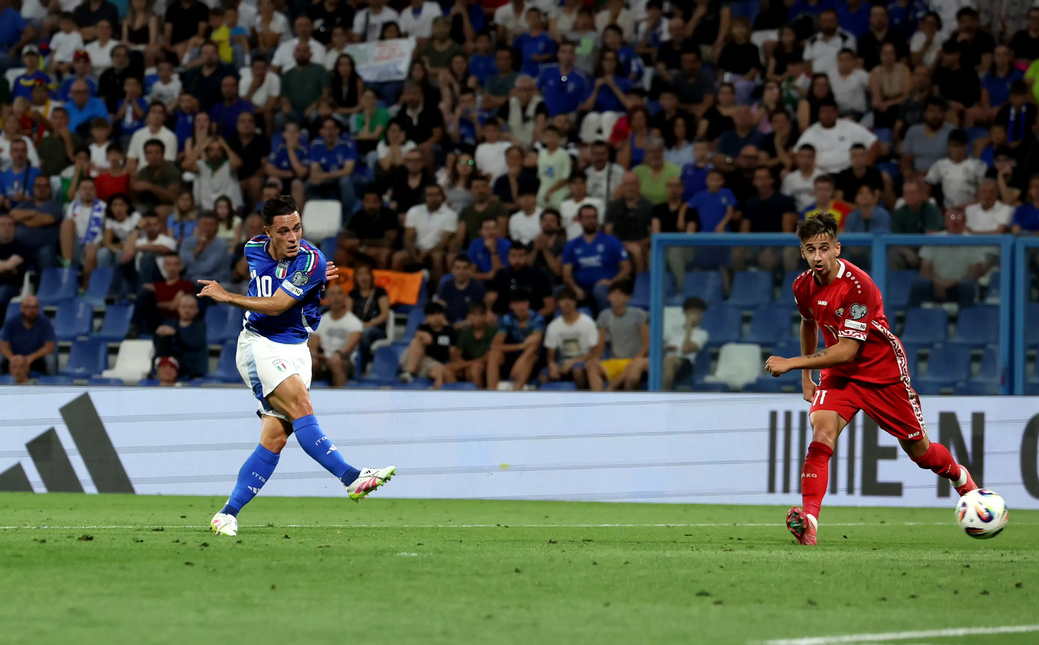 关于意大利网球队完胜欧洲网球队,克耶高斯关键制胜的信息 关于意大利网球队完胜欧洲网球队,克耶高斯关键制胜的信息