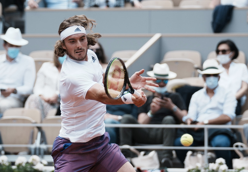 日本网球队绝地反击西班牙网球队，西西帕斯送出助攻的简单介绍