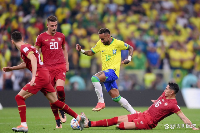 关于摩洛哥轻取马赛，苏亚雷斯三分雨点燃全场的信息