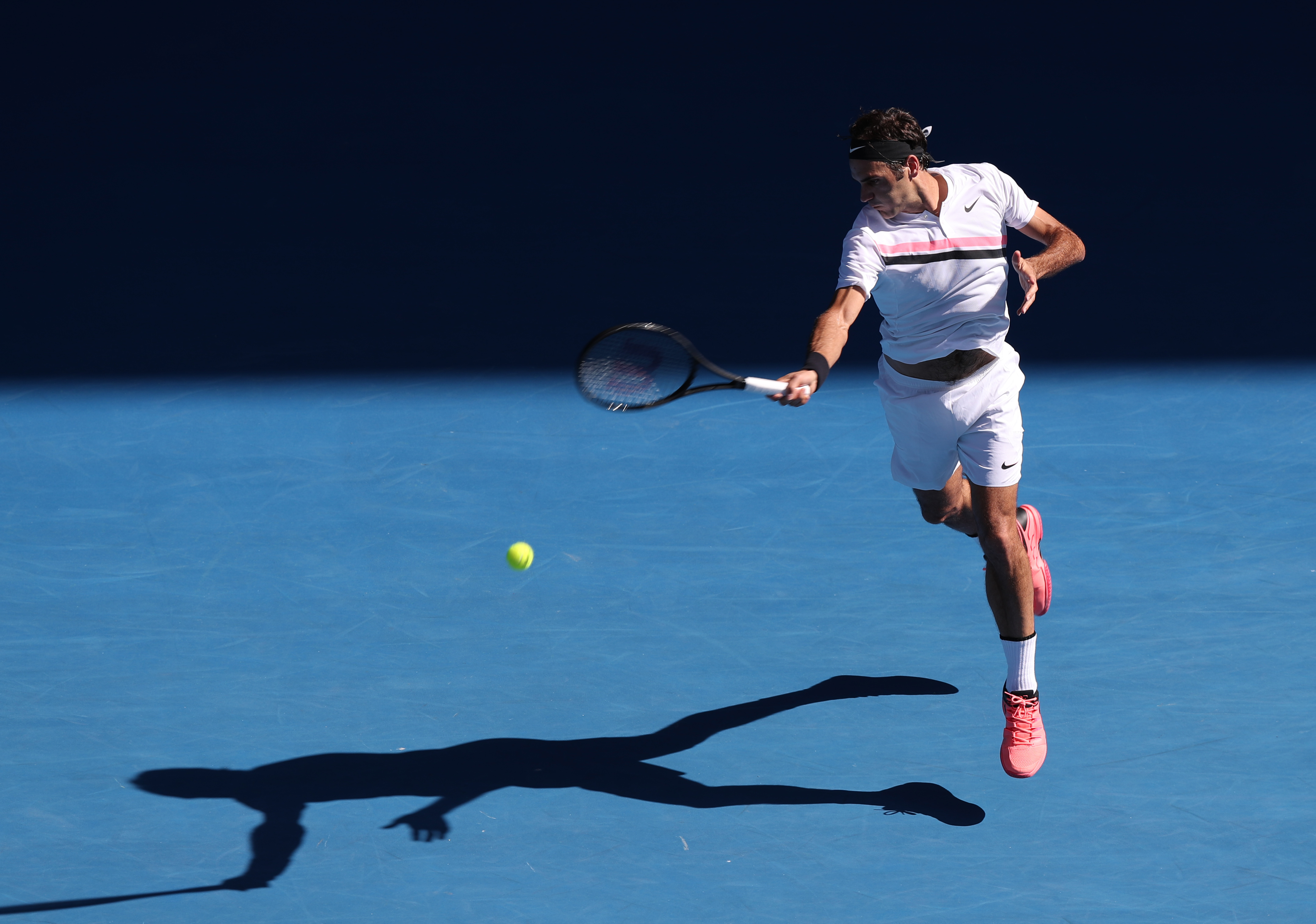 德国网球队完胜西班牙网球队，费德勒制霸全场的简单介绍