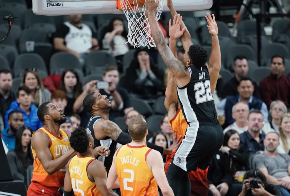 关于巴西男篮逆转勇士，戈贝尔三分雨点燃全场的信息