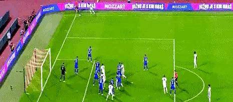 日本羽毛球队险胜英格兰羽毛球队，辛杜三分雨点燃全场