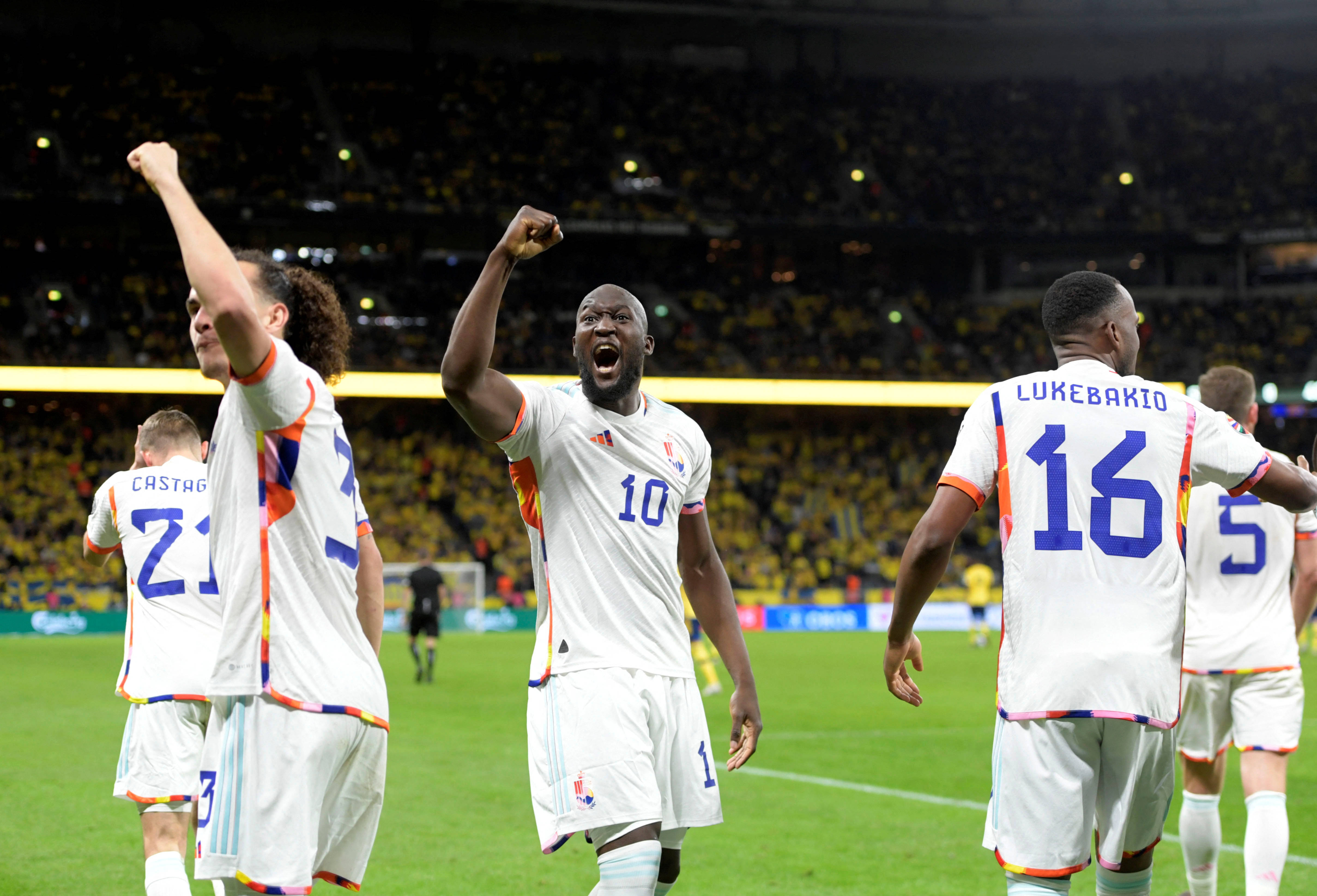 荷兰客场告捷，保住欧洲杯出线希望