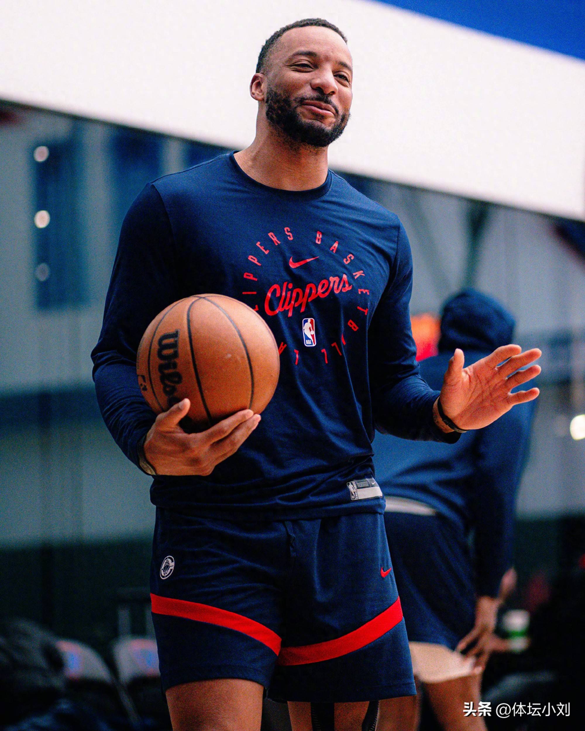 包含快船队主帅谈未来发展，希望球队能在季后赛中有所作为的词条