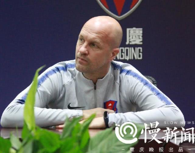 重庆斯威球员士气不振，教练急需调整心态