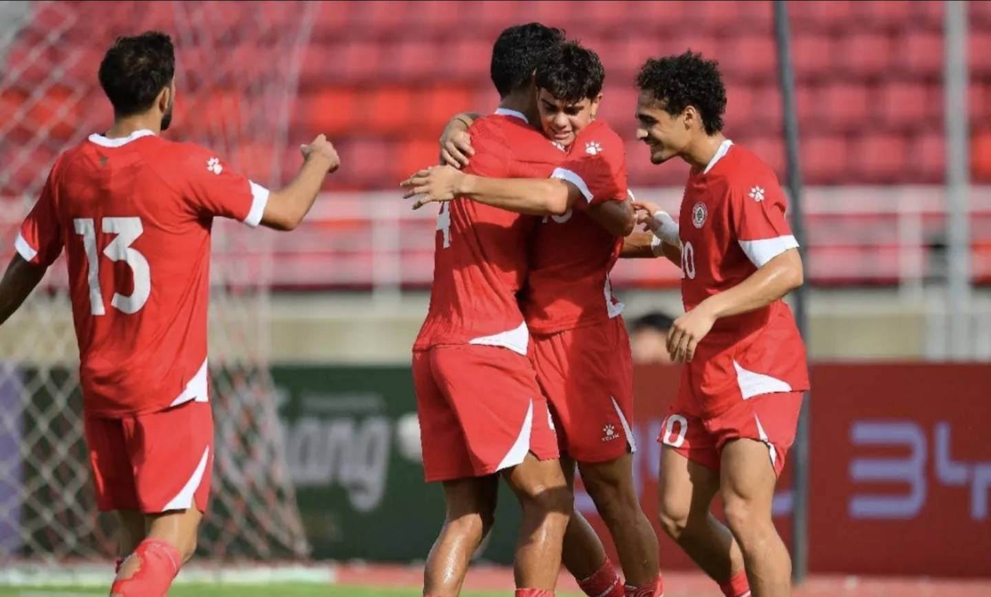 关于科特迪瓦队战胜澳大利亚队，晋级决赛的信息