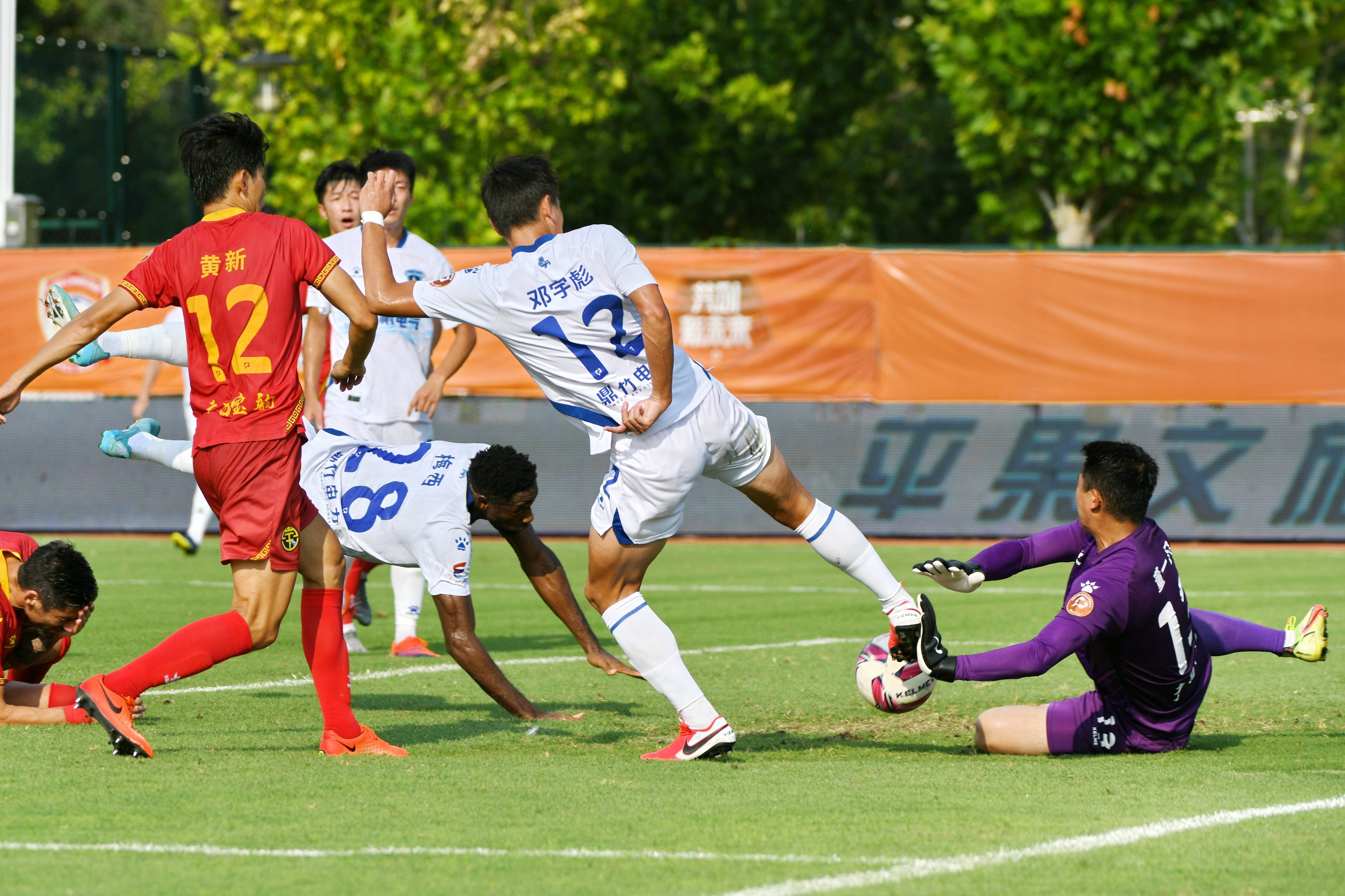 开云官网-足球比赛中球员们表现出色斗志昂扬的简单介绍