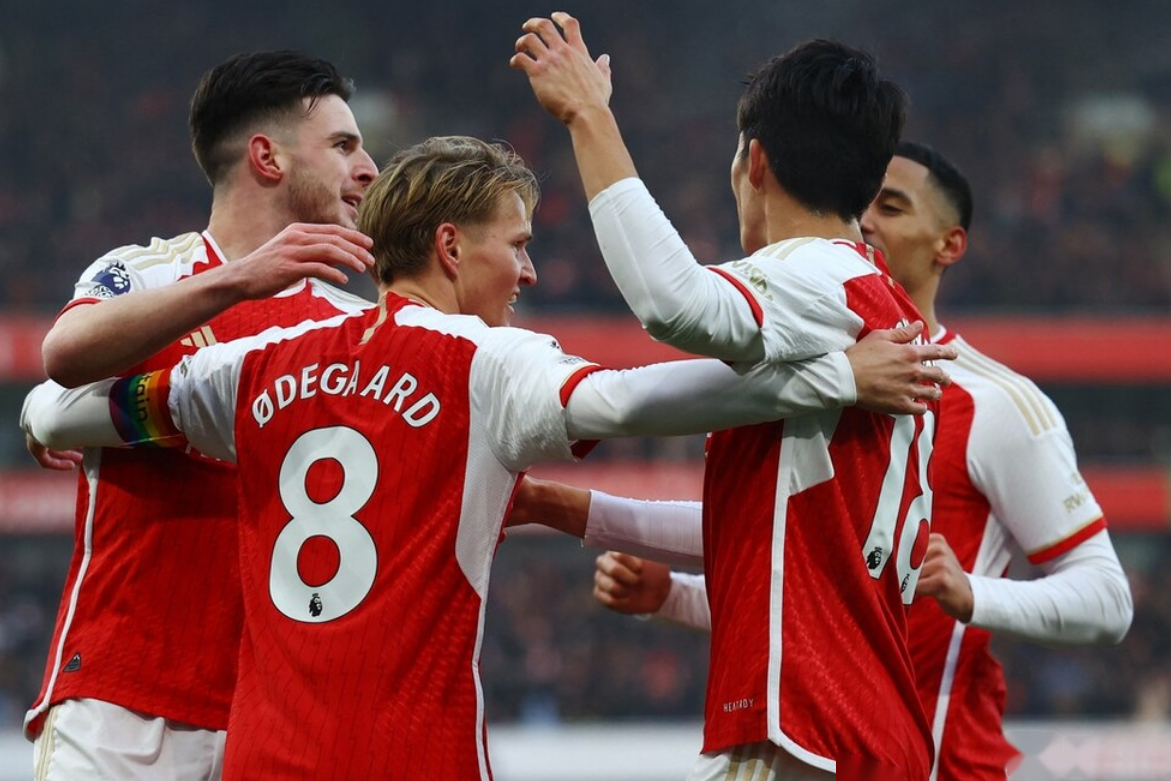 包含维京南主场击败米德尔斯堡，继续领跑积分的词条