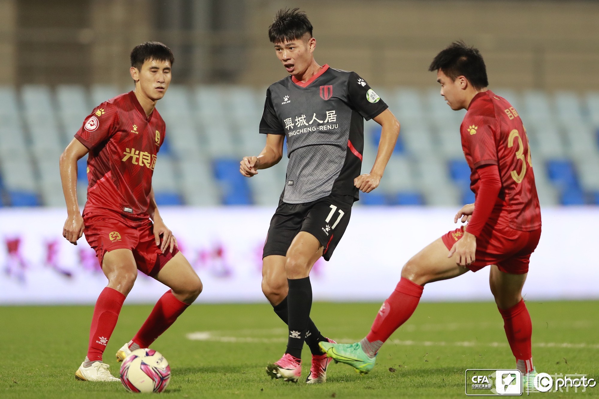 包含维京南主场击败米德尔斯堡，继续领跑积分的词条