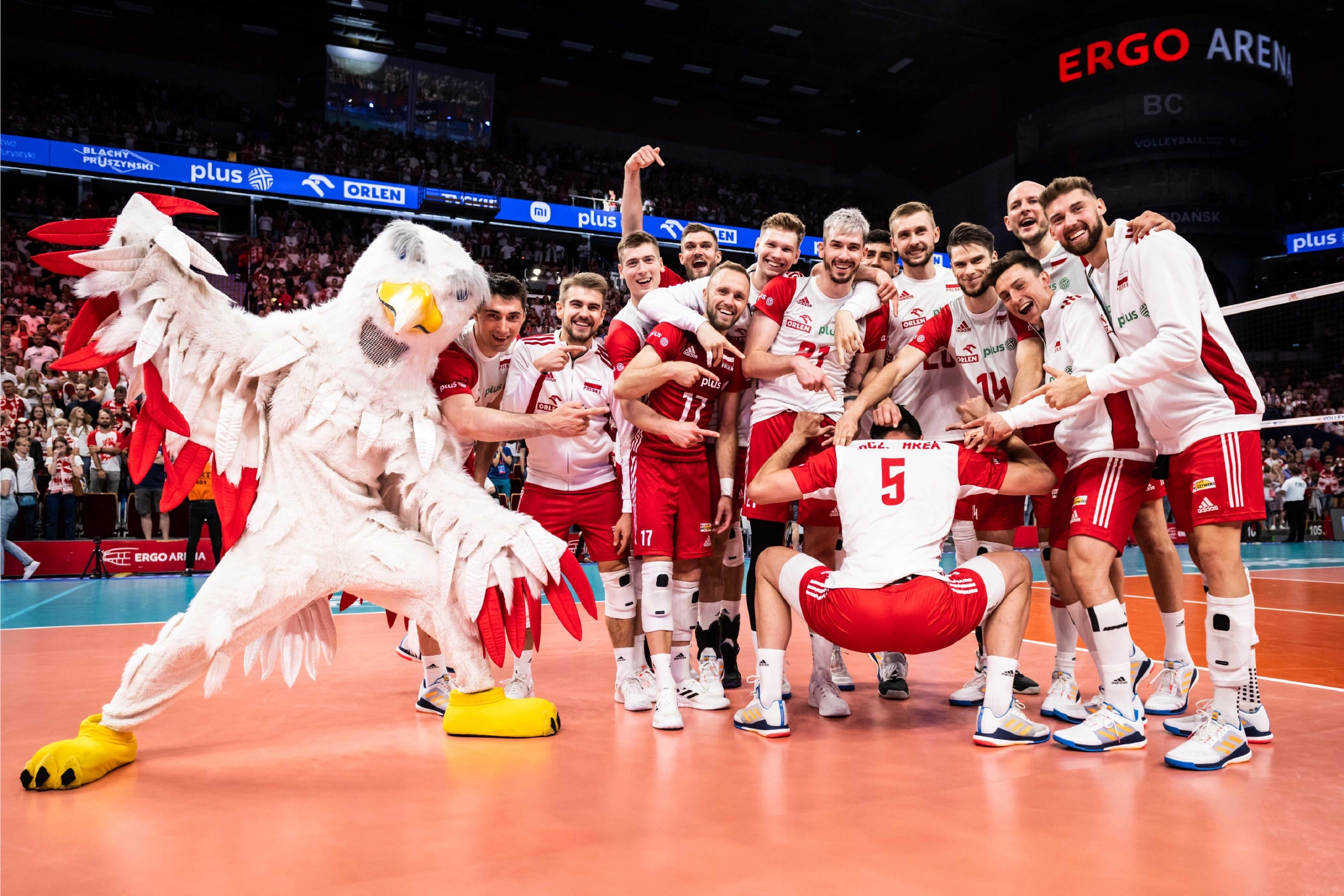 葡萄牙队力克波兰队，波尔带队取胜的简单介绍