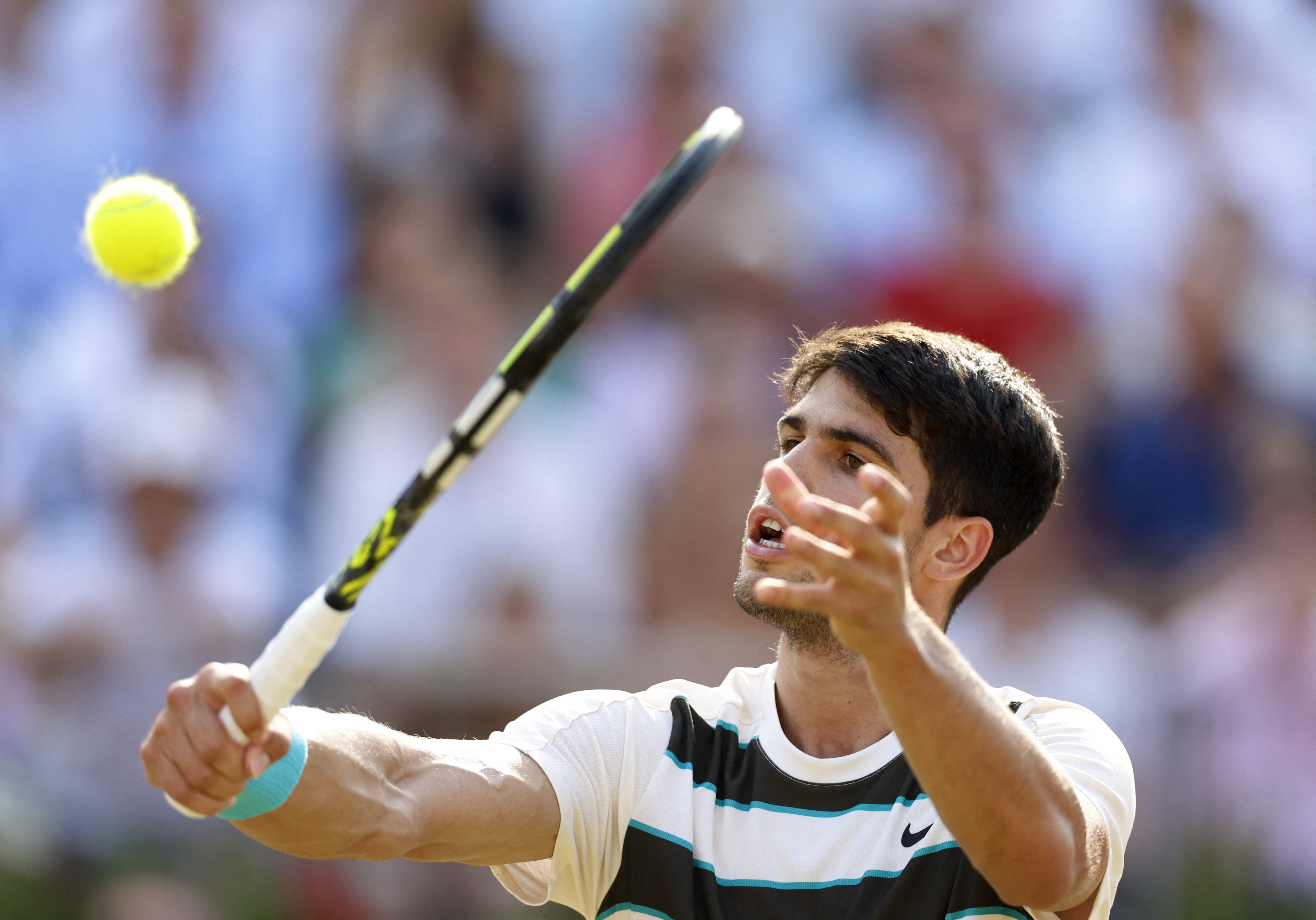 包含拉沃尔杯逆转澳网，阿尔卡拉斯点燃赛场的词条