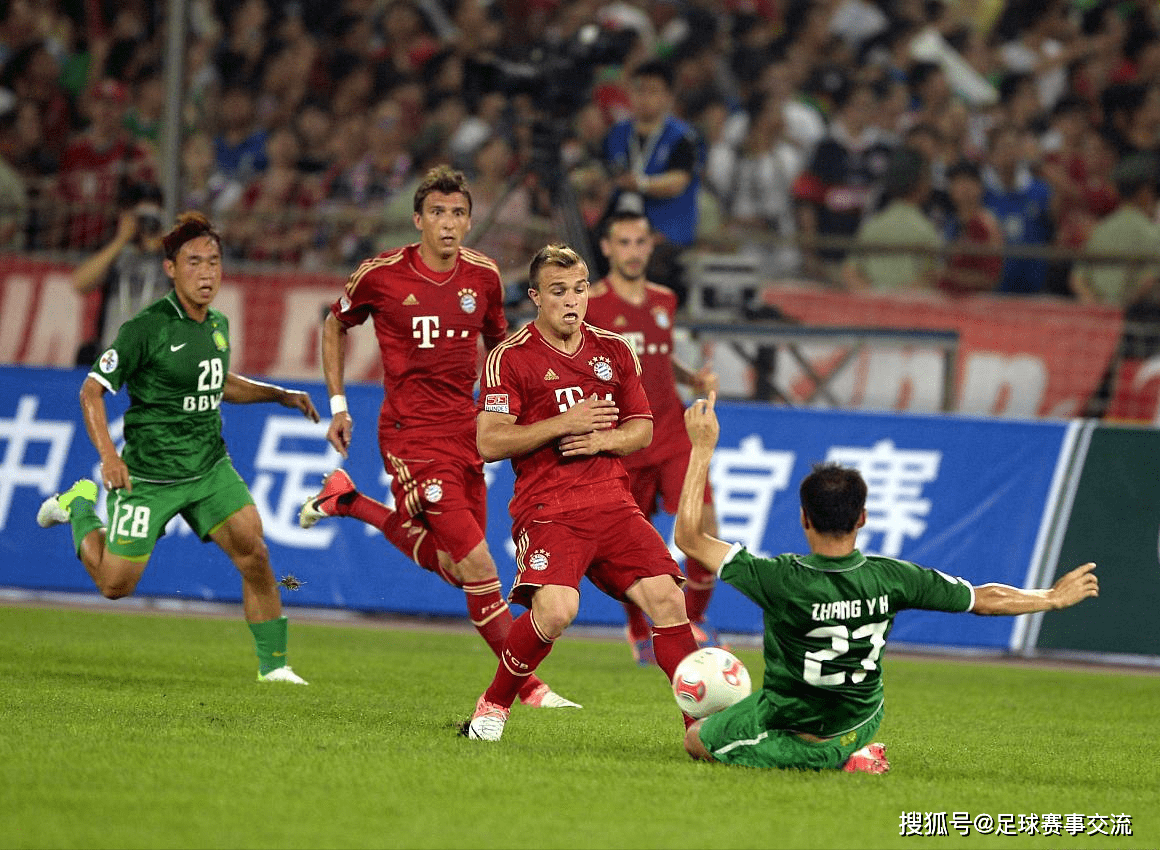 关于乌克兰翻盘利物浦，莱万统治全场的信息